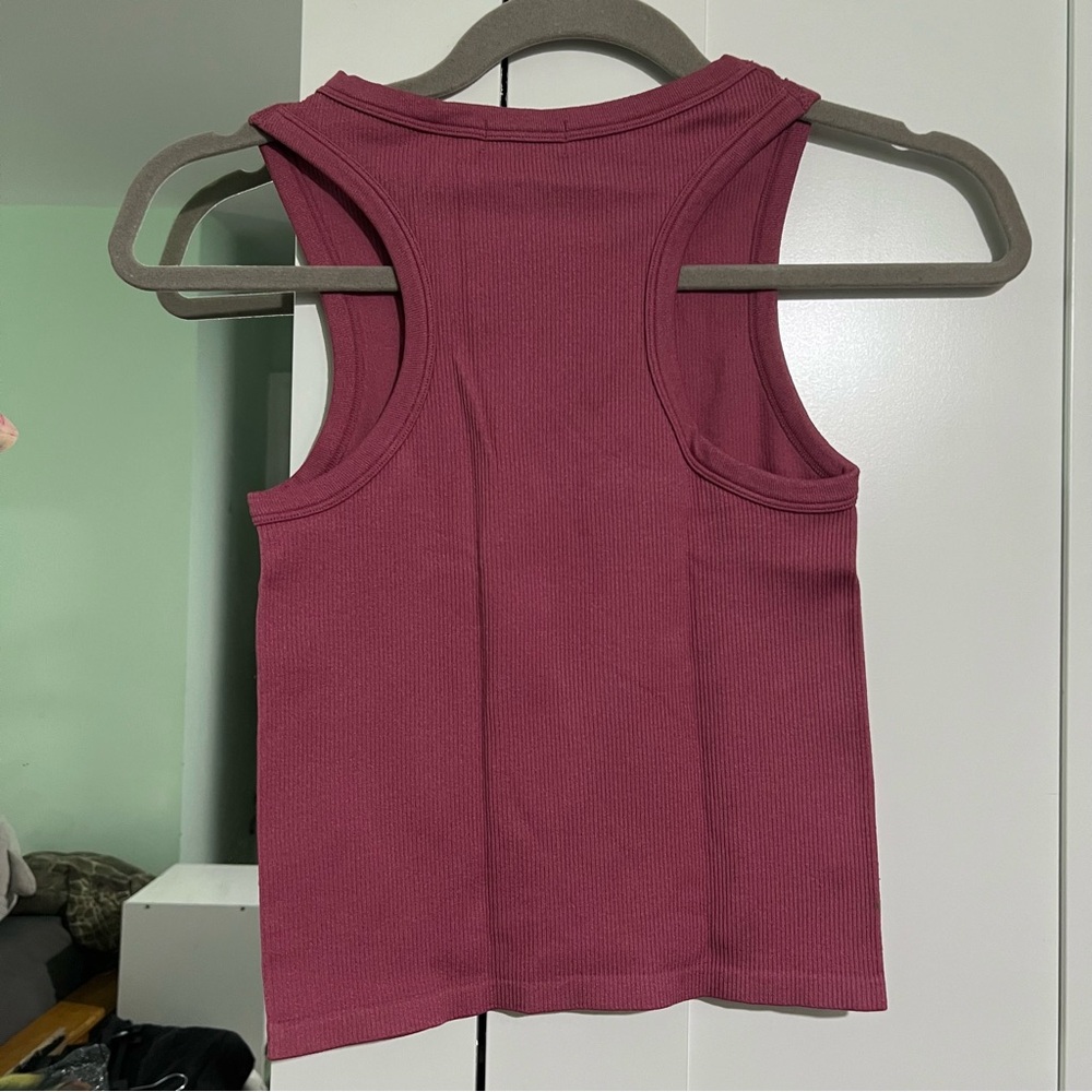 Trendy Ribbed Stretchy Tank Top - Picture 2 of 2